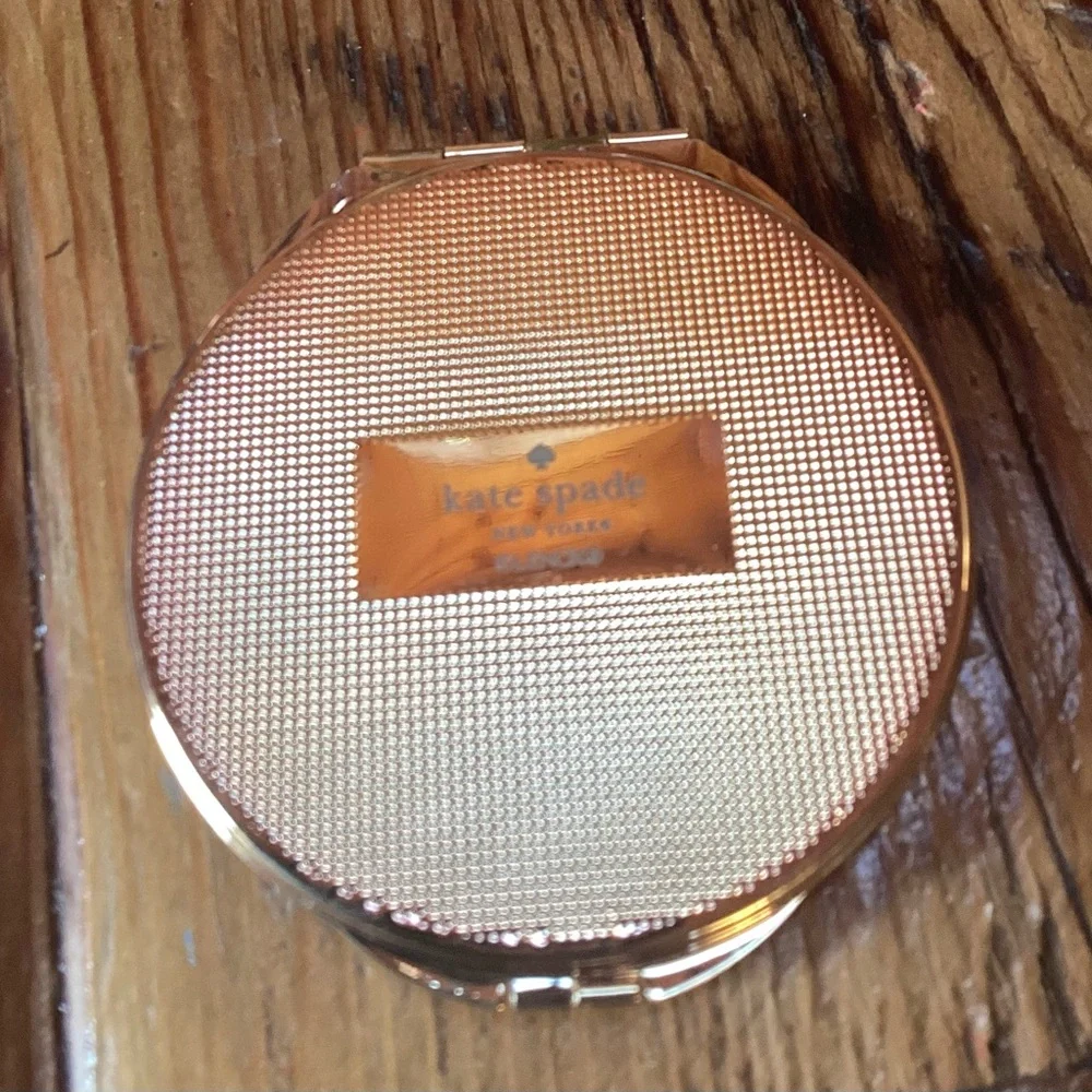 Kate Spade Lenox Simply Sparkling Gold Compact - Picture 2 of 7